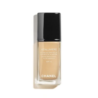 CHANEL Vitalumière Švytinti kreminė pudra SPF15