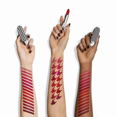 GUERLAIN Rouge G Luxurious Velvet 16 valandų išliekantys , stipriai pigmentuoti, aksominiai matiniai lūpų dažai